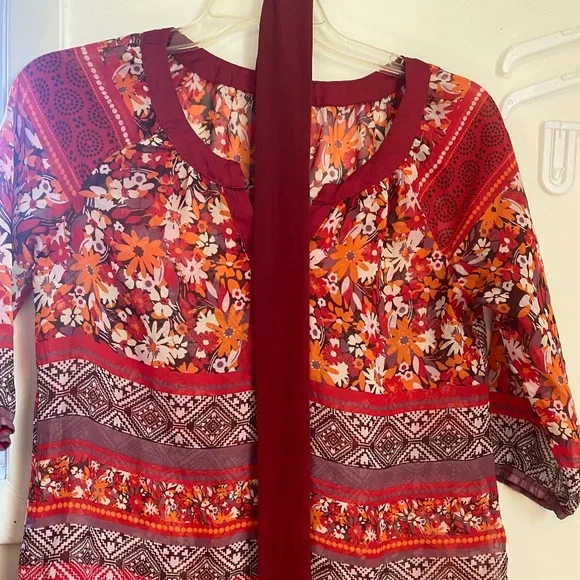 Flowered pattern blouse - Picture 3 of 6